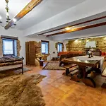 Apartment Manor House Est. 1890