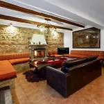 Manor House Est. 1890 Apartment