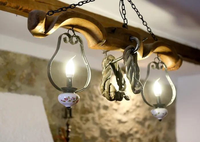 Manor House Est. 1890 * Kastoria