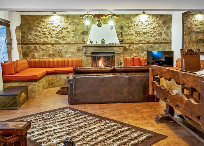 Manor House Est. 1890 *