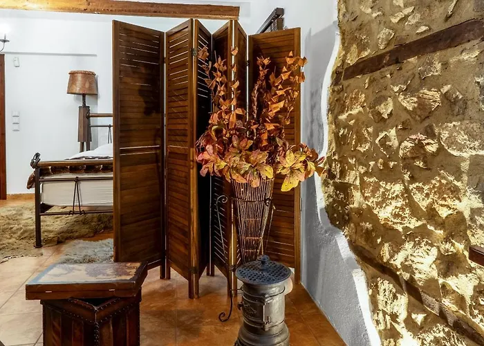 Manor House Est. 1890 * Kastoria