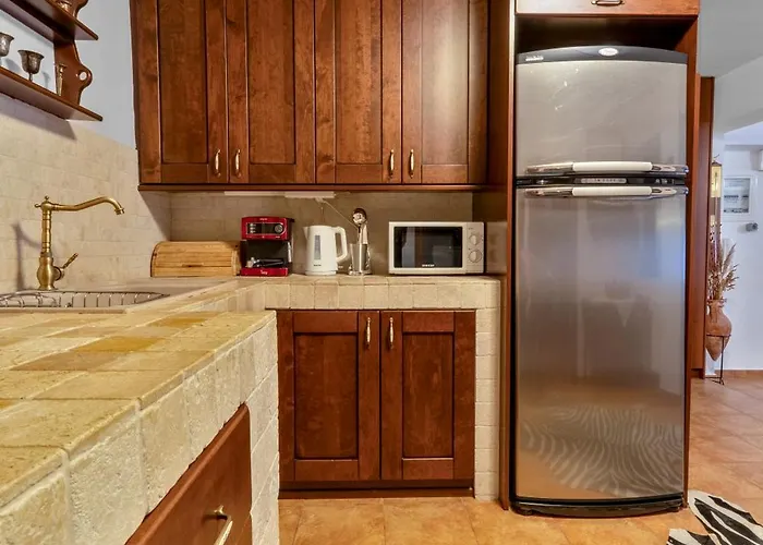 Manor House Est. 1890 Kastoria