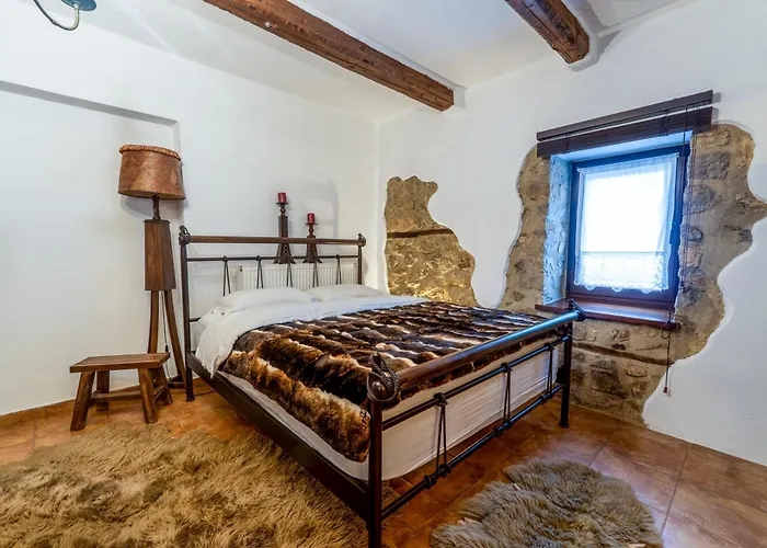 Manor House Est. 1890 Kastoria